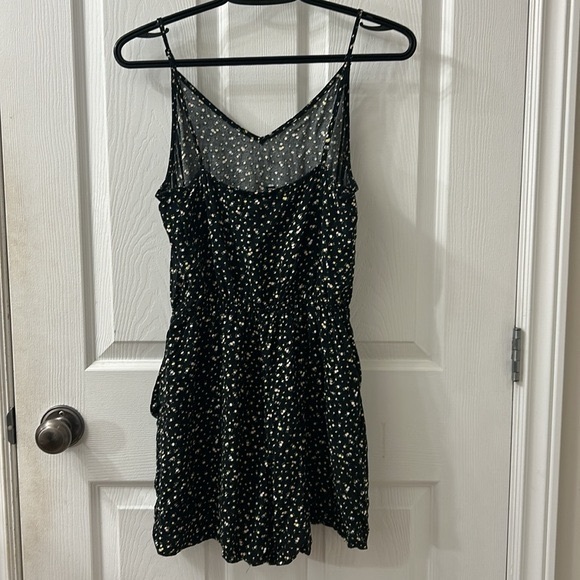 Divided Romper black floral size small with pockets and gathered waist - Picture 4 of 6